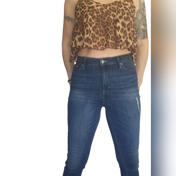 'Lovely day' Leopard Print Crop Top With Bra Shelf Lining - Picture 4 of 10